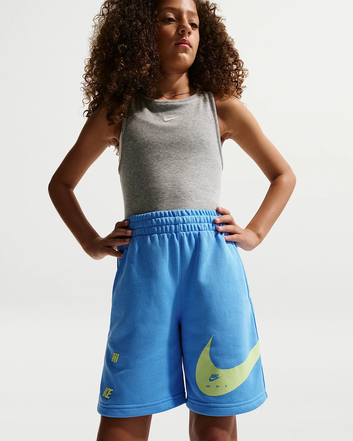 Детские шорты Nike Sportswear Club из французского трикотажа, University Blue/Light Liquid Lime — фото 3