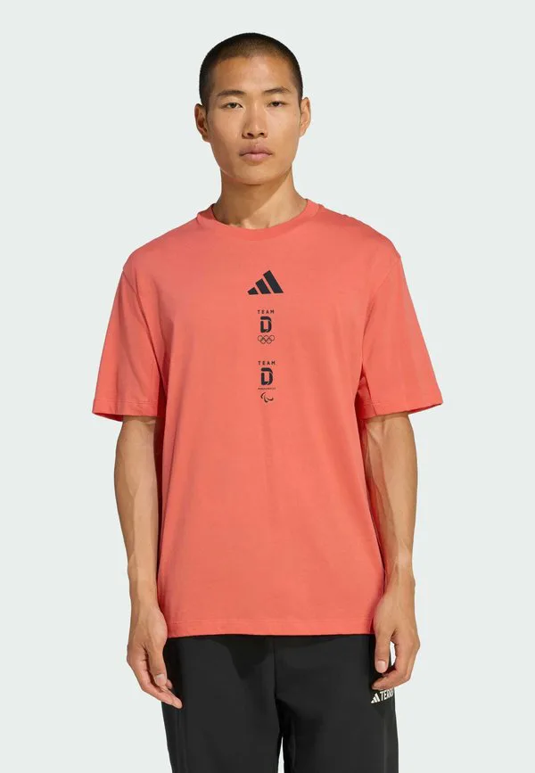 Спортивная футболка с графическим принтом team d Adidas Performance, Semi Lucid Red — фото 2