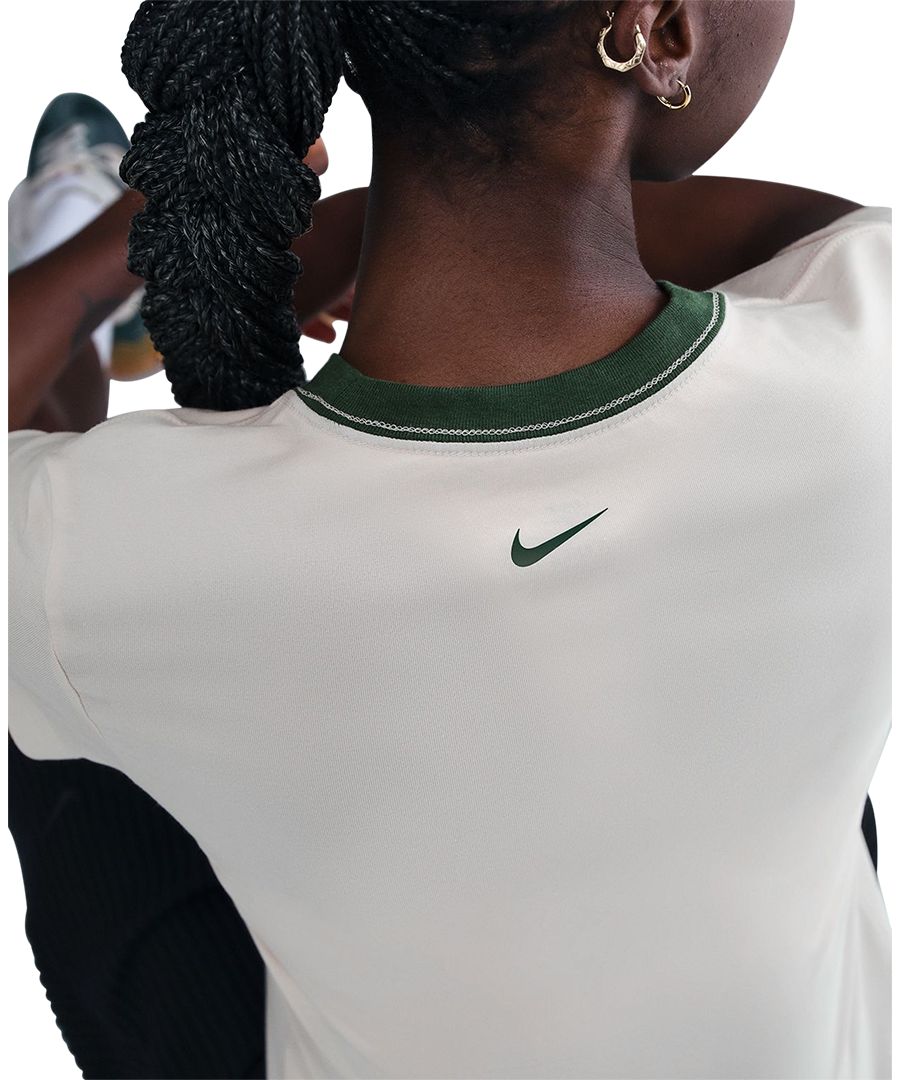 Женская укороченная трикотажная футболка Sportswear Chill Knit Slim Nike, Lt Orewood Brn/fir/fir — фото 4