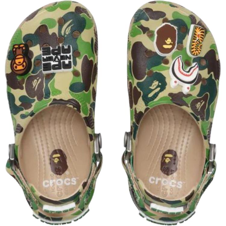 Детские сандалии A BATHING APE x Classic Clog с противоскользящей подошвой и износостойкими подошвами Crocs, зеленый — фото 3