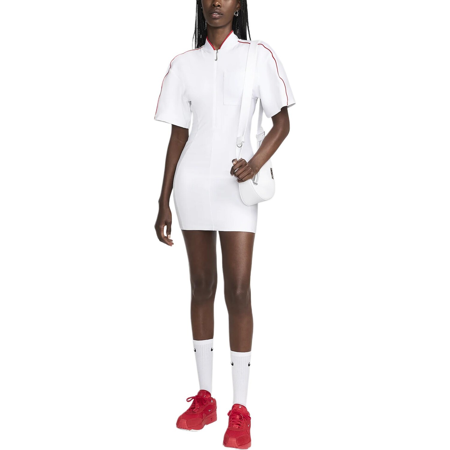 Платье с короткими рукавами Jacquemus X женское, белое/университетско-красное Nike — фото 2