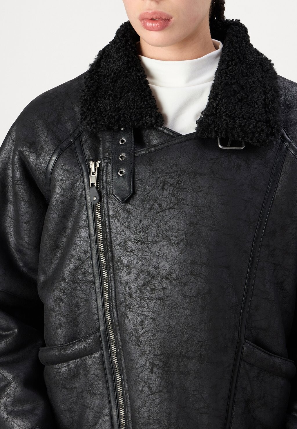 

Куртка из искусственной кожи ELLA AVIATOR BDG Urban Outfitters, черный