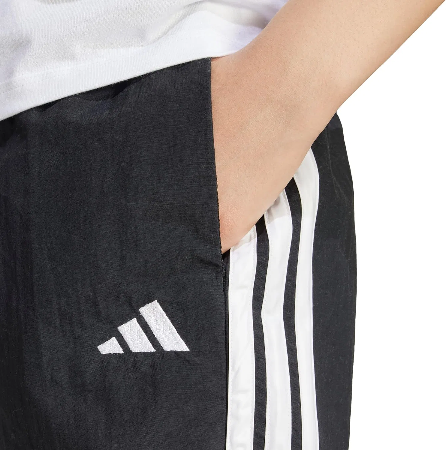 Шорты спортивные adidas Black / White — фото 4