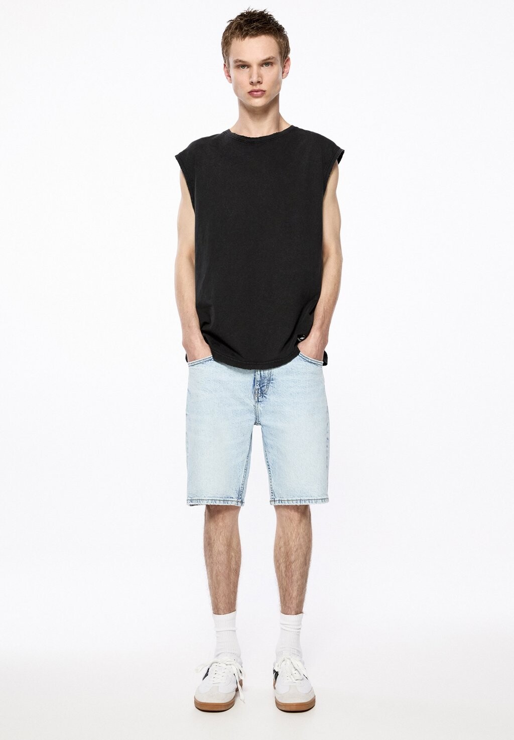 

Джинсовые шорты PULL&BEAR, светло-голубой деним