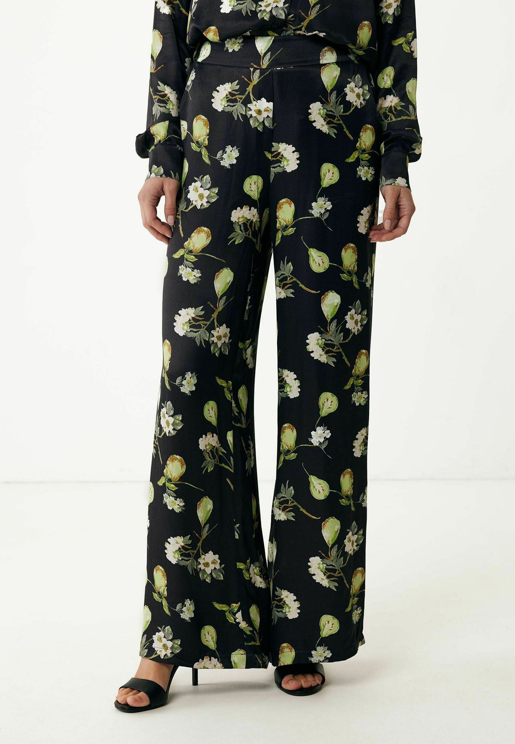 

Брюки PRINTED WIDE LEG Mexx, черный
