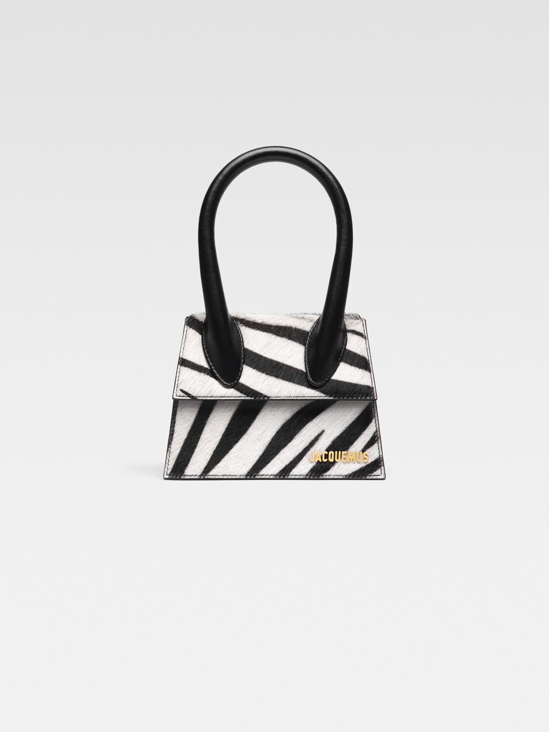 

Фирменная сумочка JACQUEMUS The medium Chiquito, цвет Black & White Zebra, Белый, Фирменная сумочка JACQUEMUS The medium Chiquito, цвет Black & White Zebra