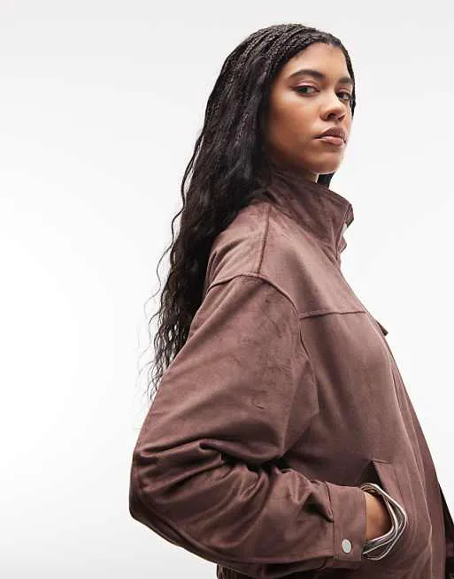 

Шоколадно-коричневый жакет свободного кроя из искусственной замши Liquor N Poker с воротником-воронкой