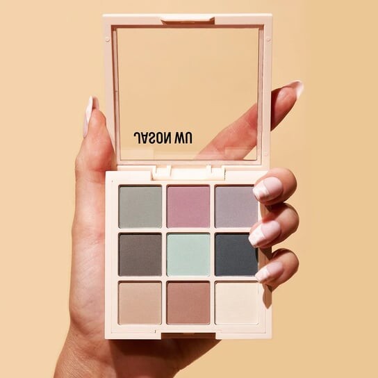 В цвете Matte Suede. Универсальная палетка теней для век с матовым финишем. Jason Wu Flora 9 Shadow Palette — фото 2