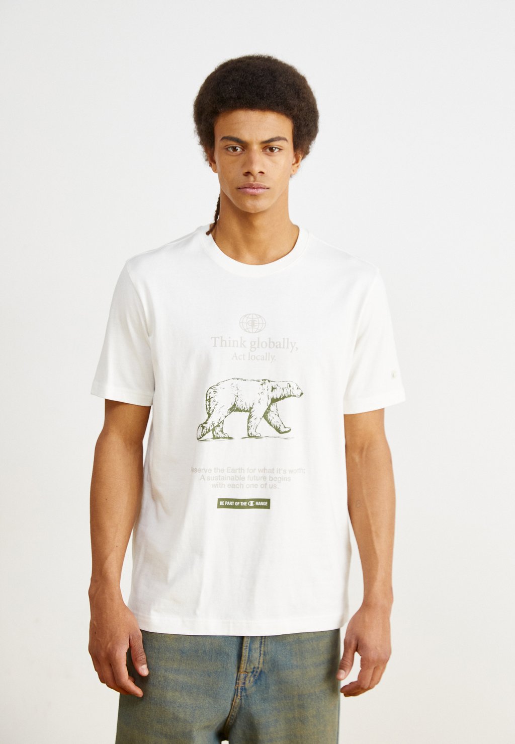 

Футболка с принтом CREWNECK WITH GRAPHICS Champion Rochester, молочный