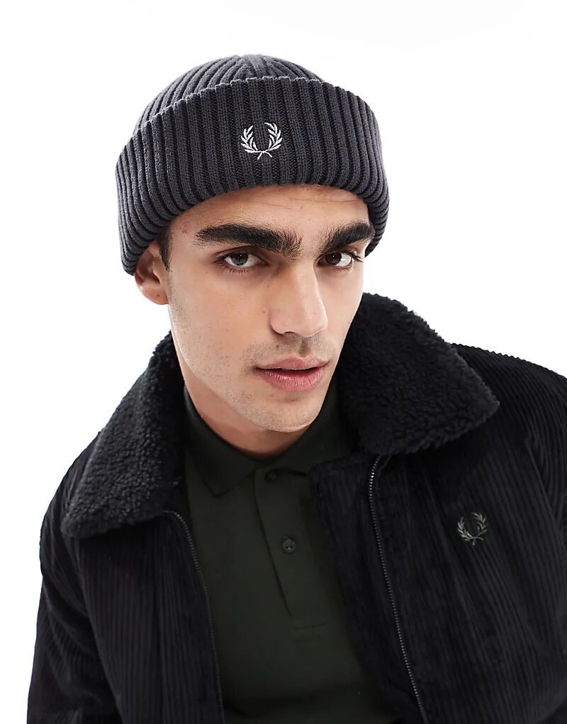 

Шапка-бини Fisherman rib серого цвета Fred Perry