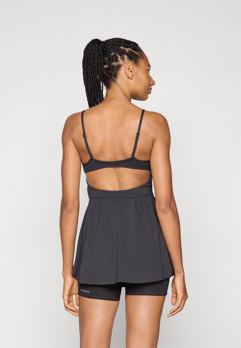 

Спортивное платье MOVE DRESS Puma, черный