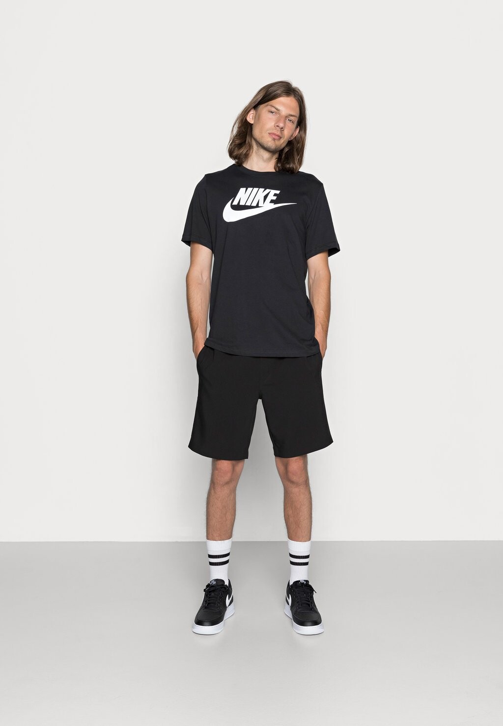 Футболка с принтом TEE ICON FUTURA UNISEX Nike, черный/белый — фото 2