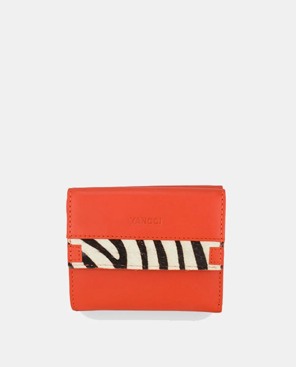 

маленький женский кошелек YANCCI, из красной кожи с зебровым украшением на конце клапана Yancci