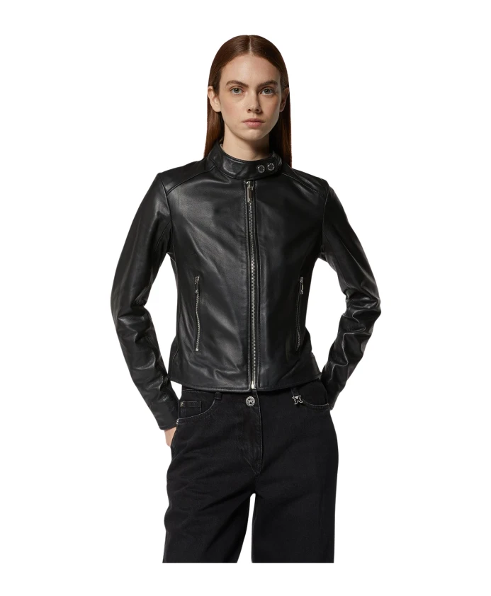 

Черная куртка из искусственной кожи с высоким воротником и застежкой-молнией спереди. Richmond, черный