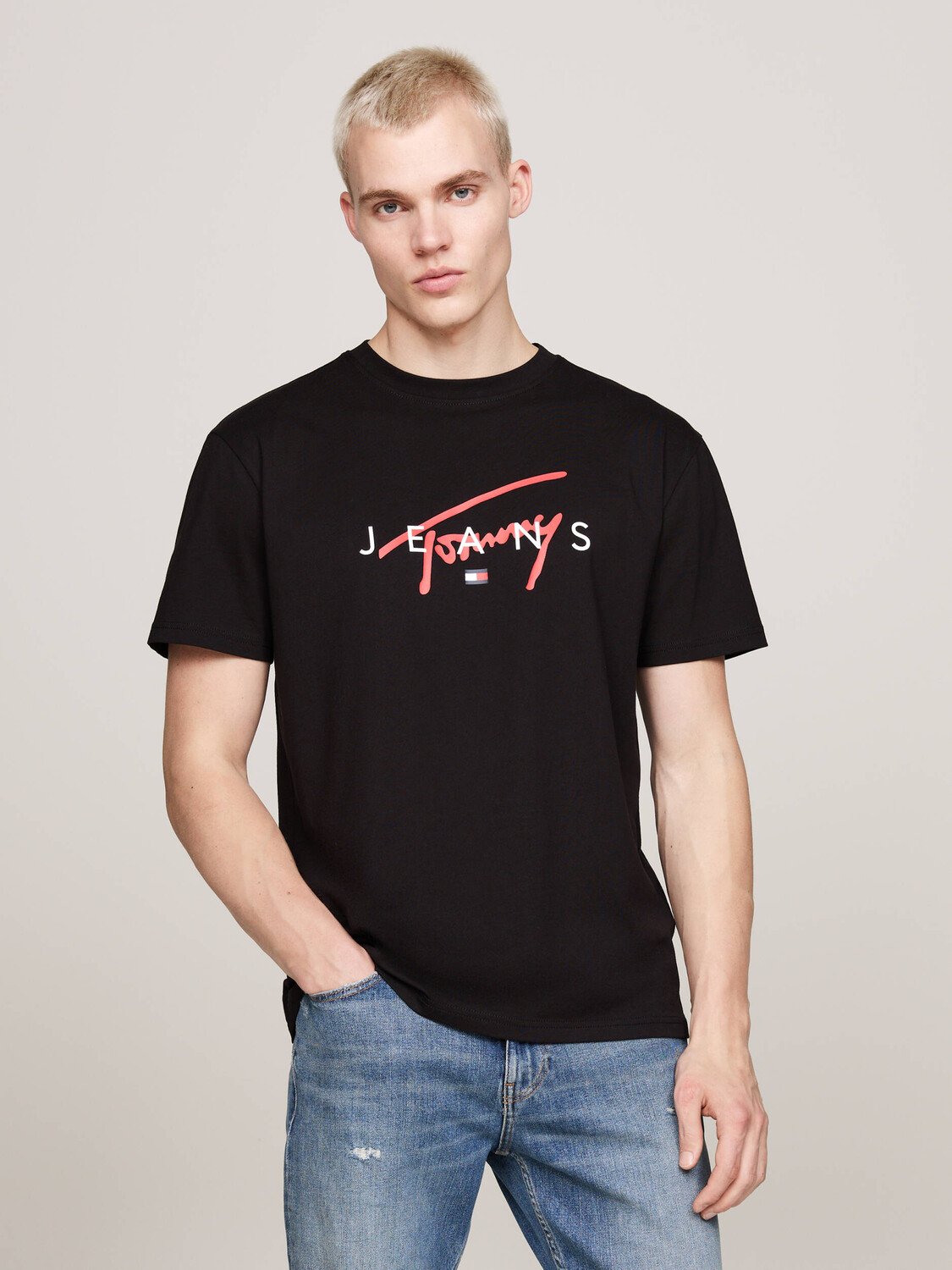 

Футболка Tommy Jeans Regular Fit, черный