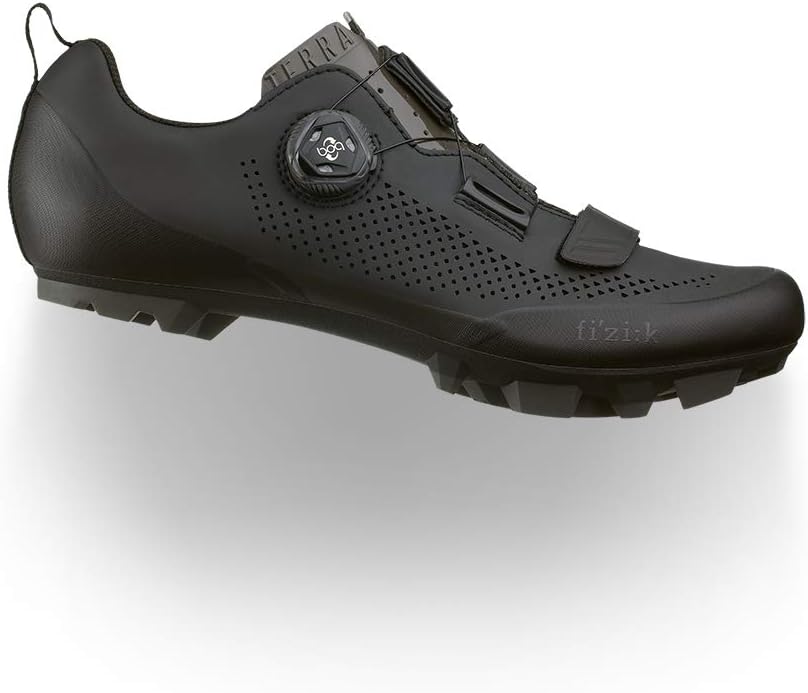

Велосипедные туфли Fizik X5 Terra для горного велосипеда - Адаптивная посадка, Карбоновое волокно, Туфли MTB из микротекса Name ‎Fizik