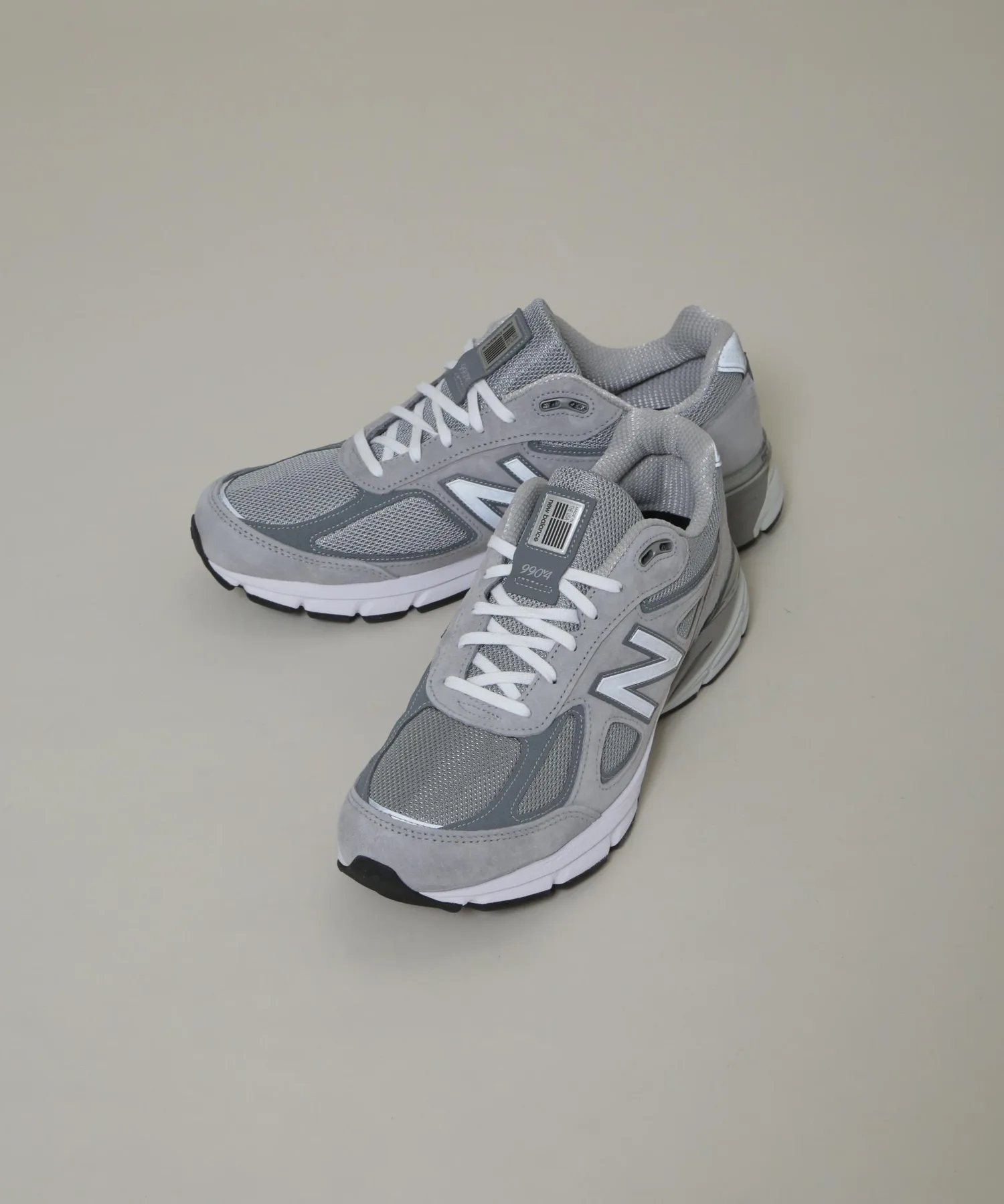 Мужские кроссовки New Balance U990v4 серые