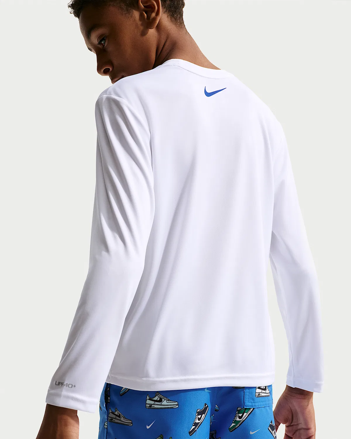 Детская (мальчиковая) длинная футболка Dri-FIT UV Nike Swim Hydroguard, White — фото 2