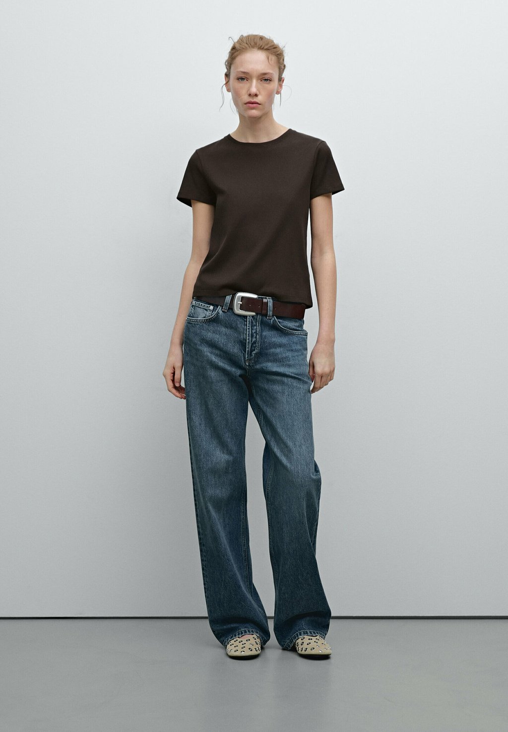 

Базовая футболка SHORT SLEEVE Massimo Dutti, коричневый