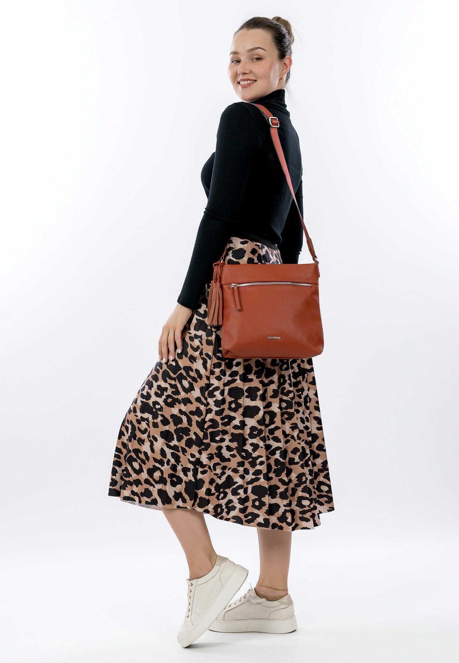 

Сумка кросс-боди Emily & Noah Cross body bag, Darkorange/Mottled Orange