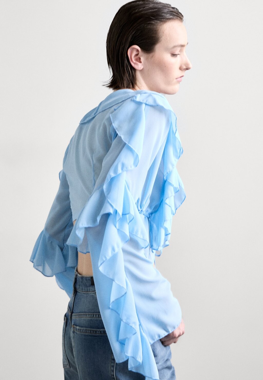 

Блузка на пуговицах Ruffle Blouse VACLAV, синяя