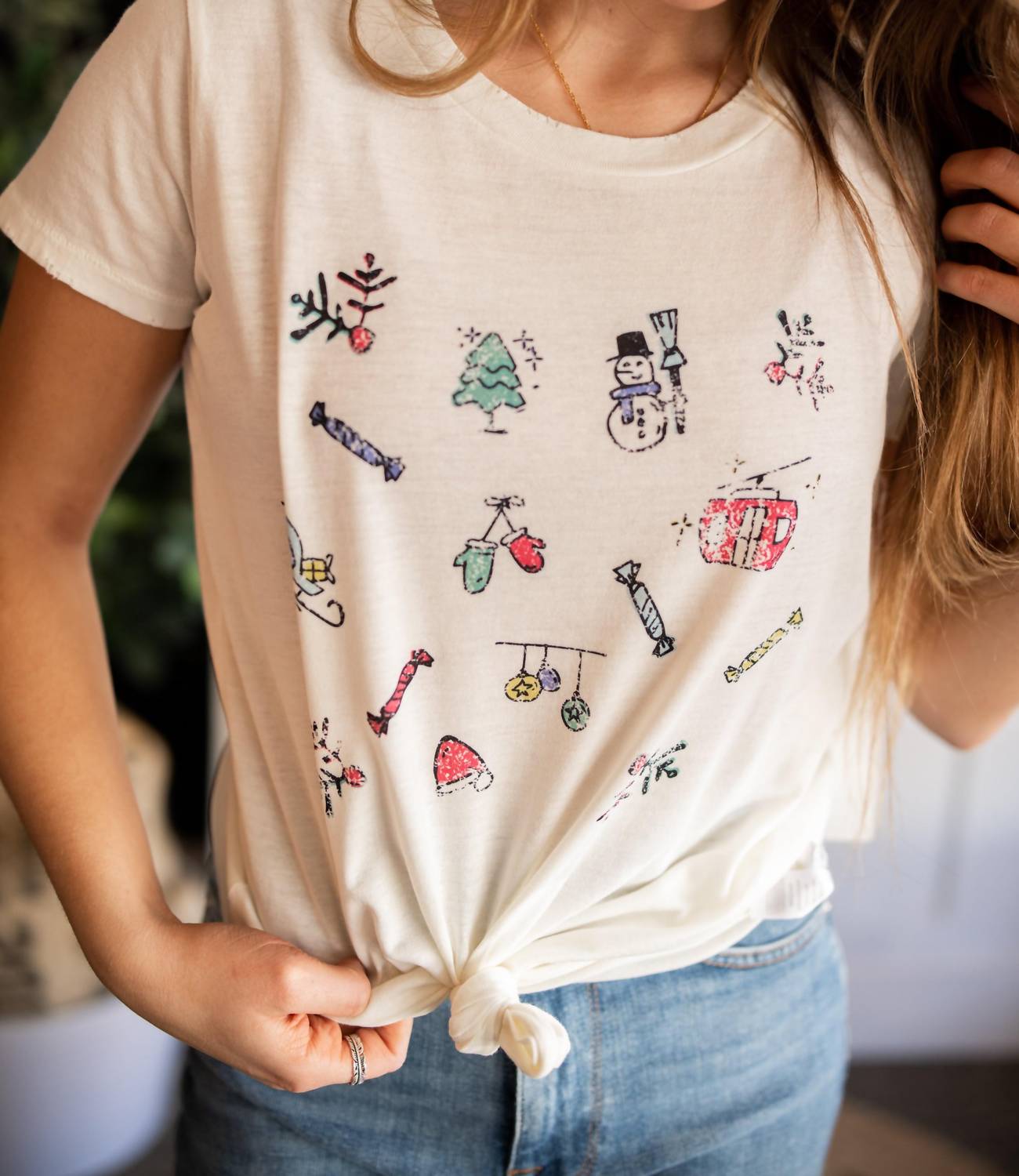 

Футболка с праздничными рисунками белого цвета Boat House Apparel