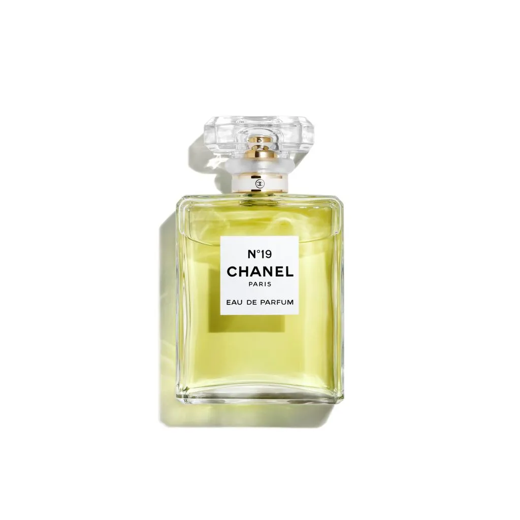 

Парфюмированная вода в спрее N°19 Chanel