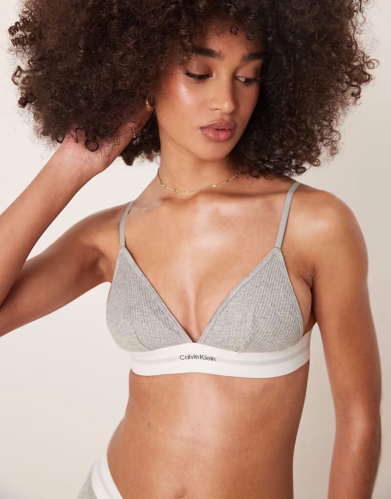 

Бюстгальтер-треугольники Calvin Klein из модала в рубчик без подкладки серого цвета