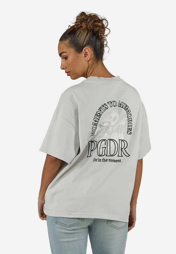 

Футболка с принтом marialva большого размера Pegador, Washed Fog Grey, Серый, Футболка с принтом marialva большого размера Pegador, Washed Fog Grey