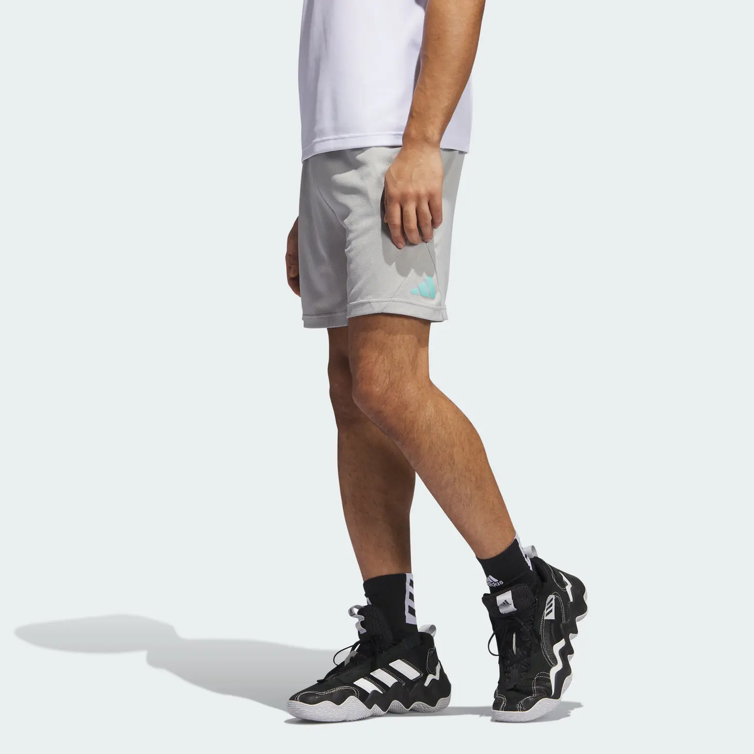 Повседневные шорты мужские металлик серый Adidas, серый — фото 4