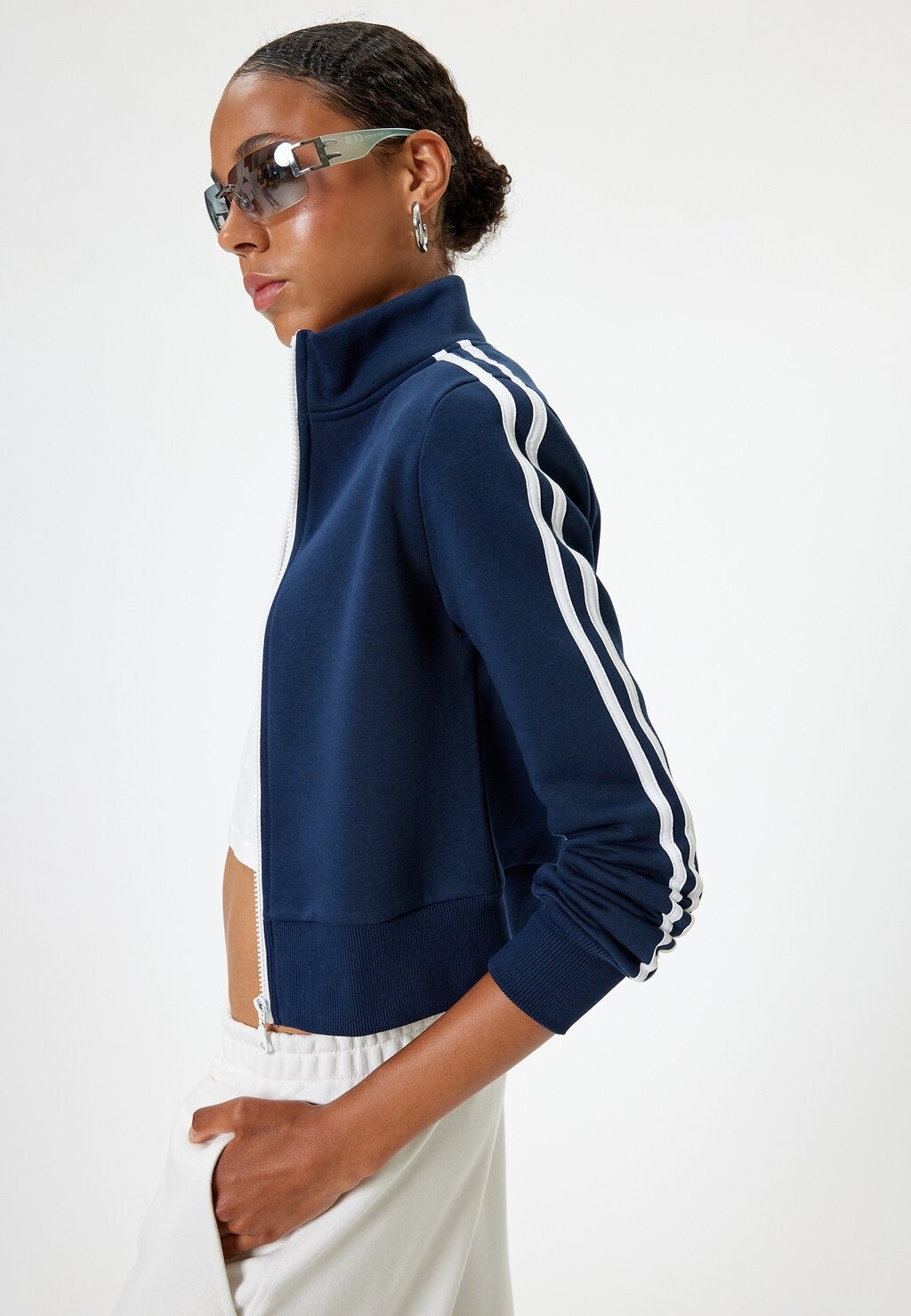 

Толстовка на молнии ZIPPER CROP Koton, темно-синий