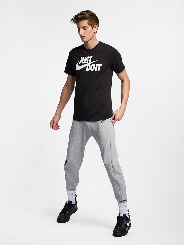 

Футболка Nike, черный