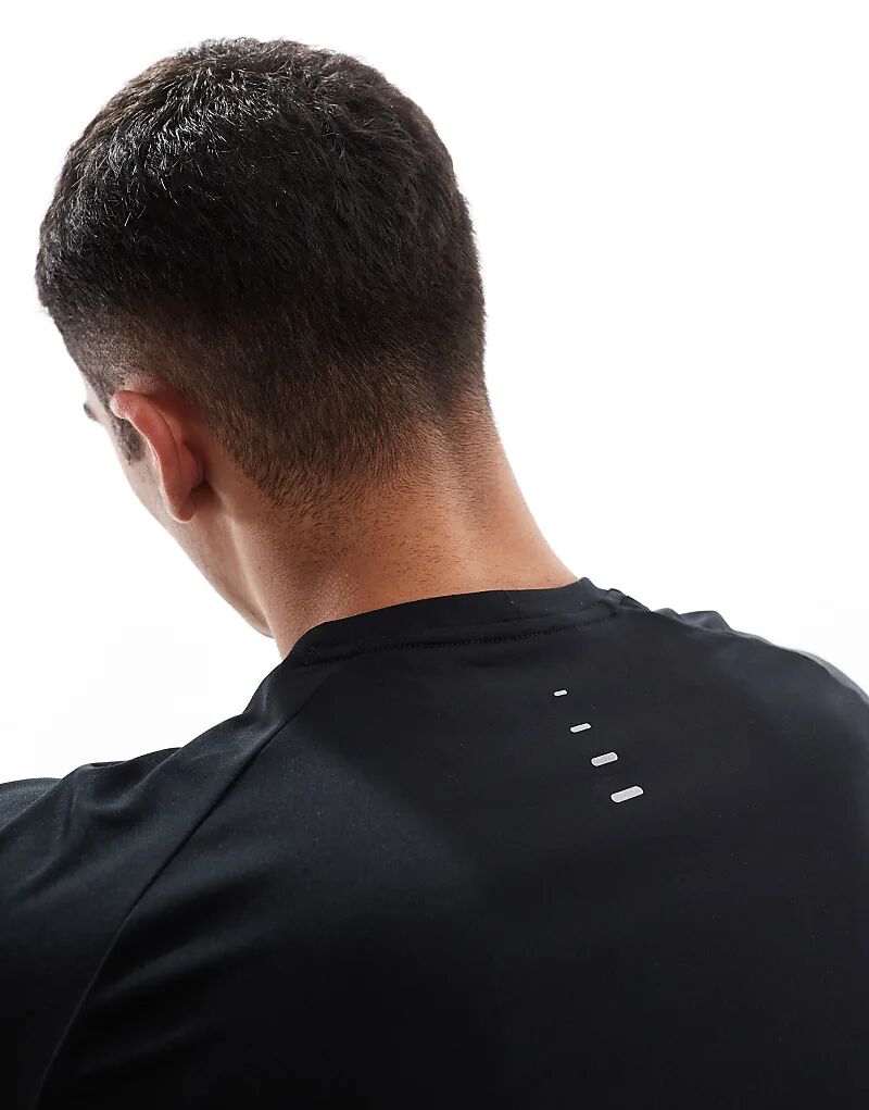 Топ с короткими рукавами Dri-FIT Stride черного цвета Nike Running — фото 3