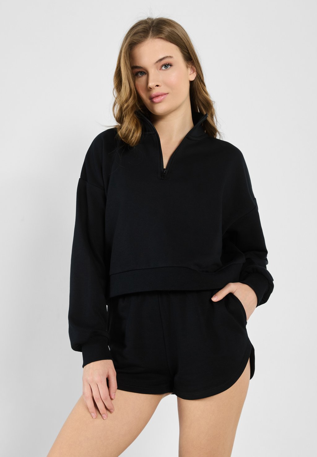 

Спортивные штаны SET - Sweatshirt Even&Odd, черный