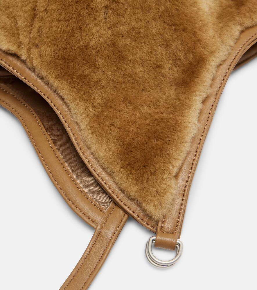Бельмер шапка из овчины с кожаными вставками Acne Studios, Ginger Brown — фото 3