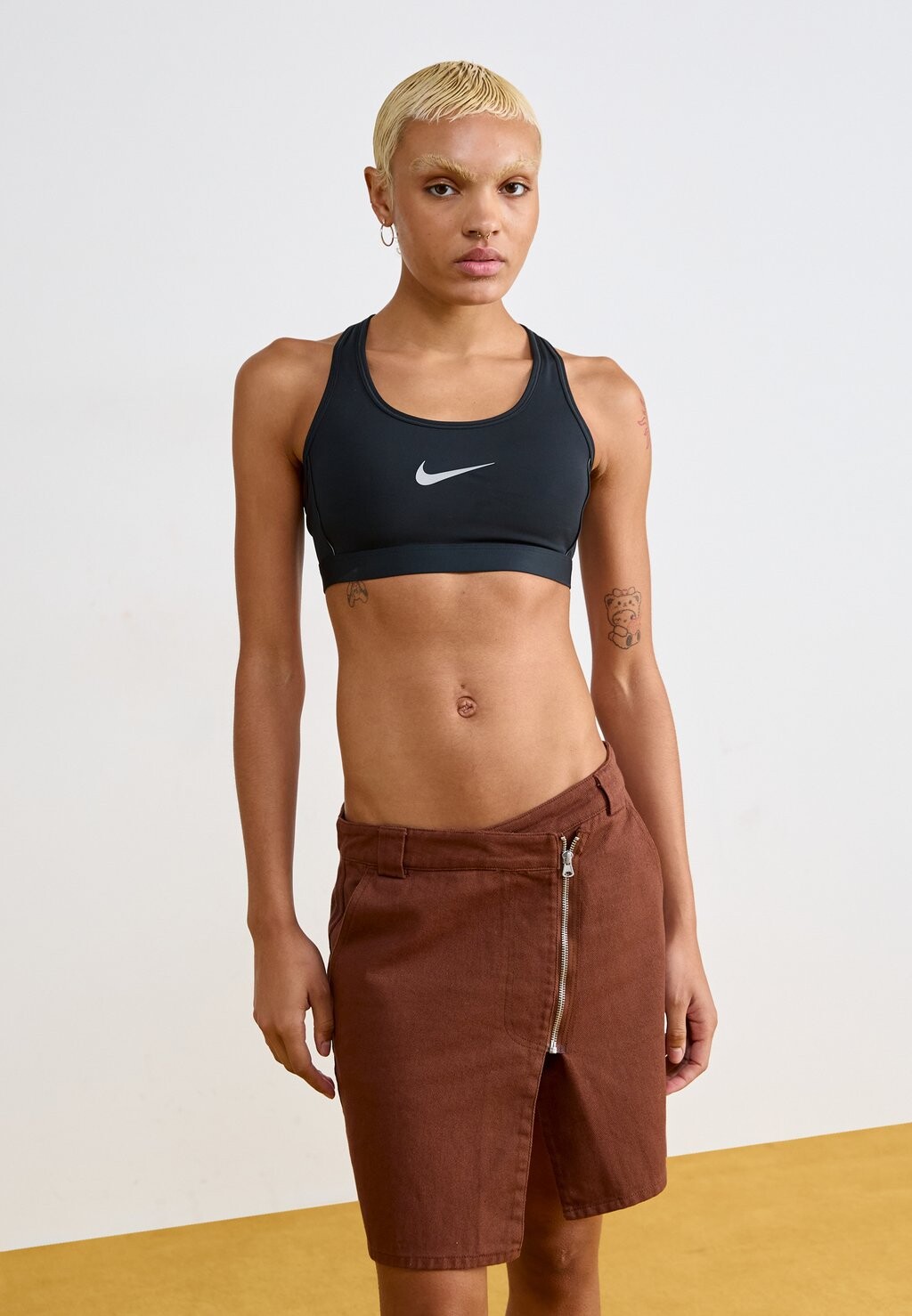 

Топ Nike Sportswear, черный