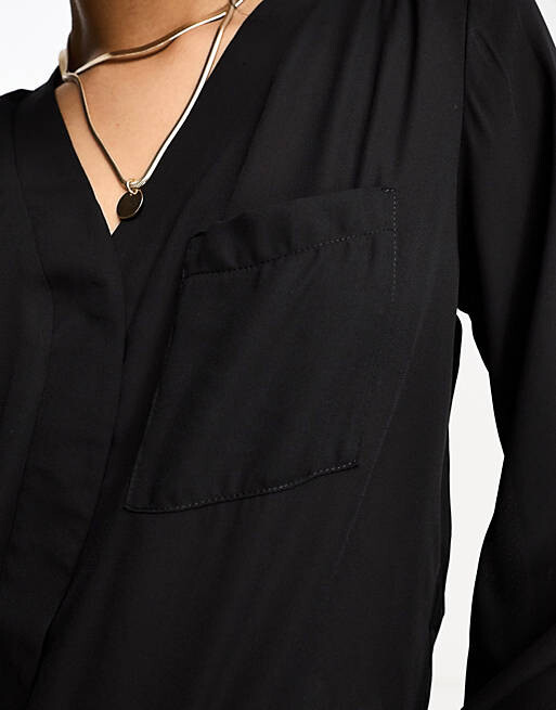 

Черная блузка с длинными рукавами и карманами ASOS DESIGN