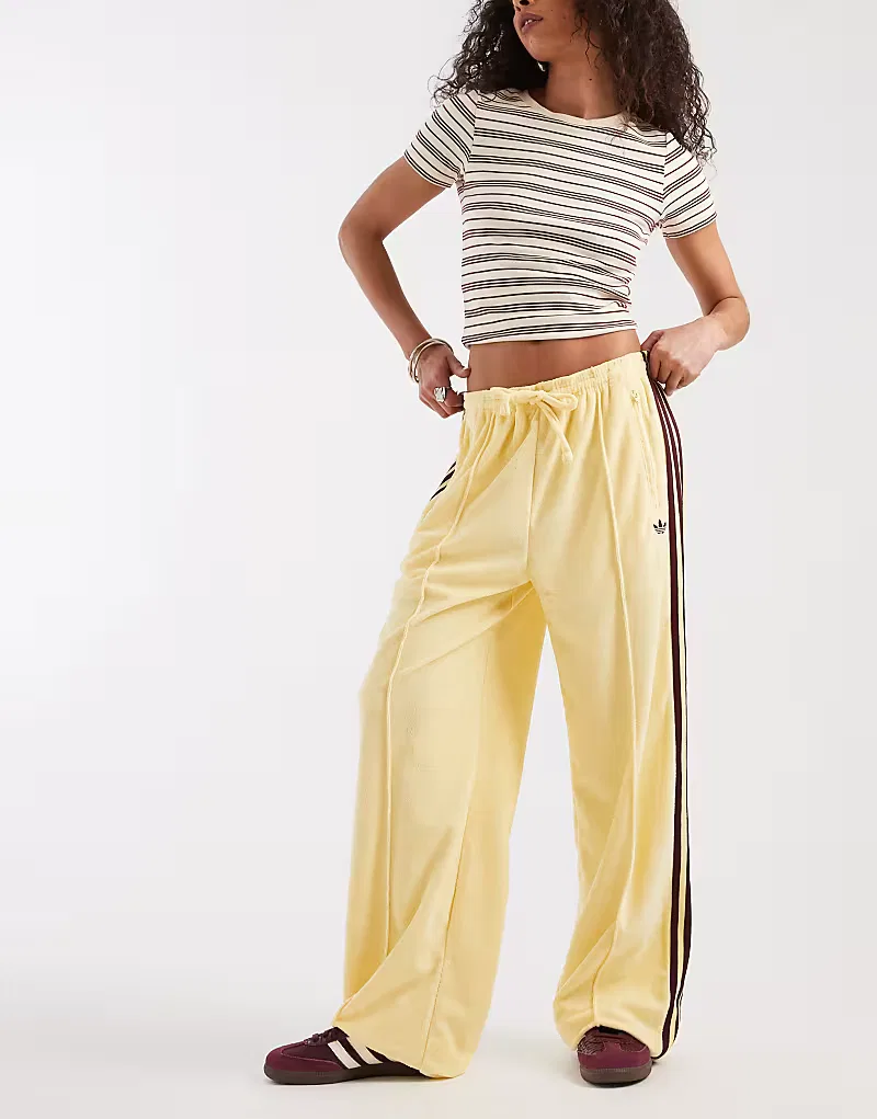 Спортивные брюки Adidas Originals из махровой ткани, желтый