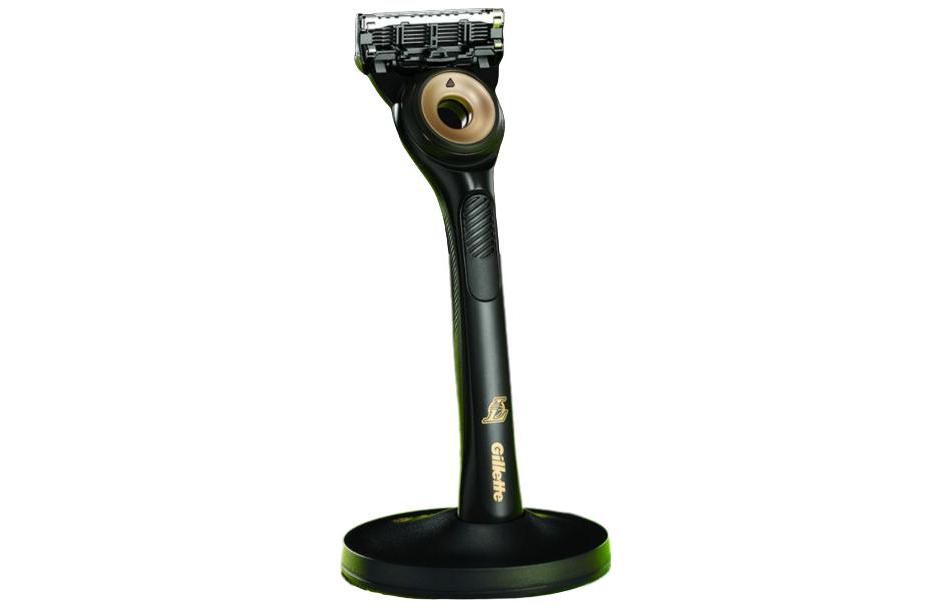 

Бритва Aurora Knife NBA Lakers ручная с пятью сменными головками моющаяся для глубокого бритья и удаления волос на лице Gillette