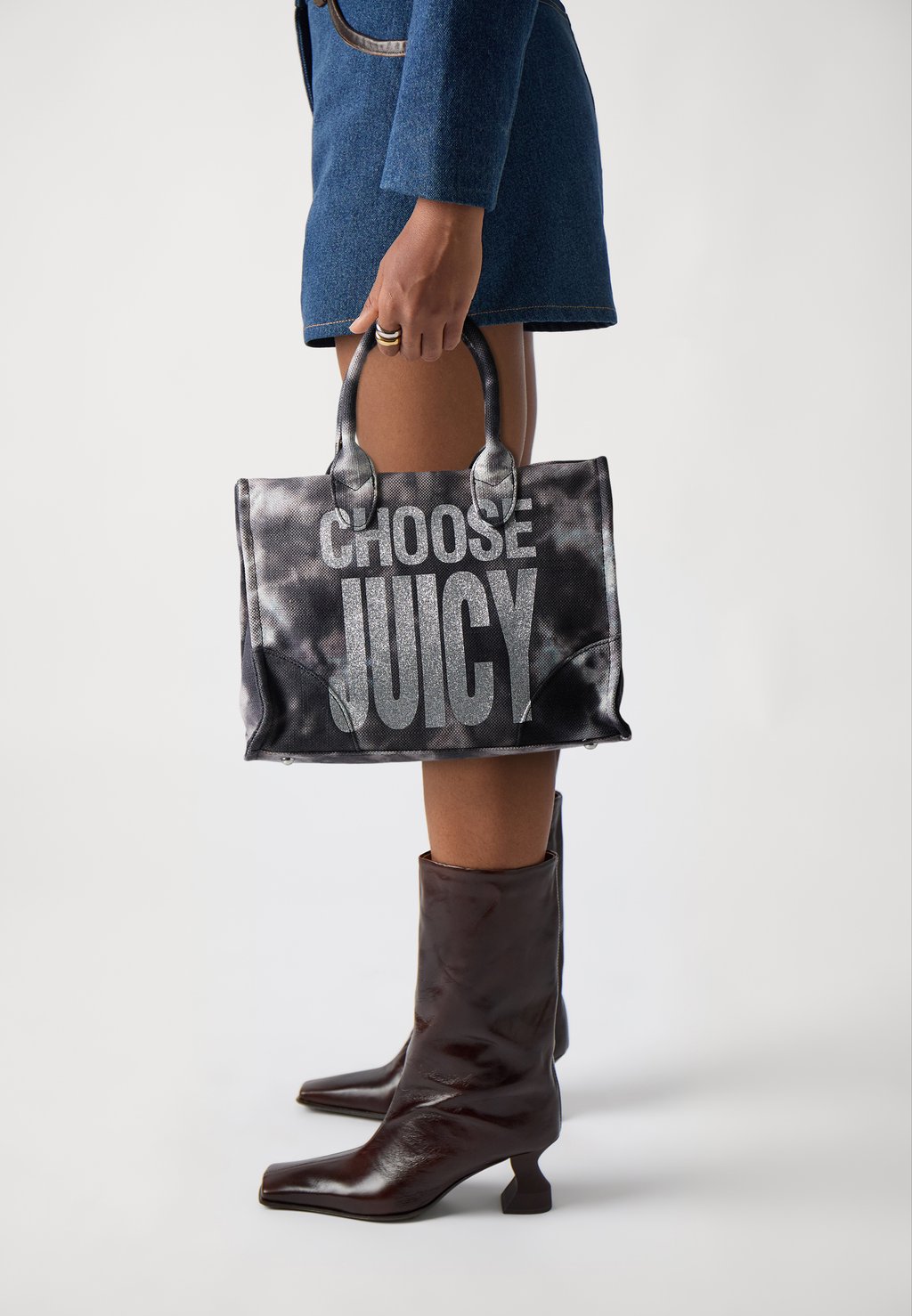 

Сумка IRIS MEDIUM SHOPPING Juicy Couture, черный