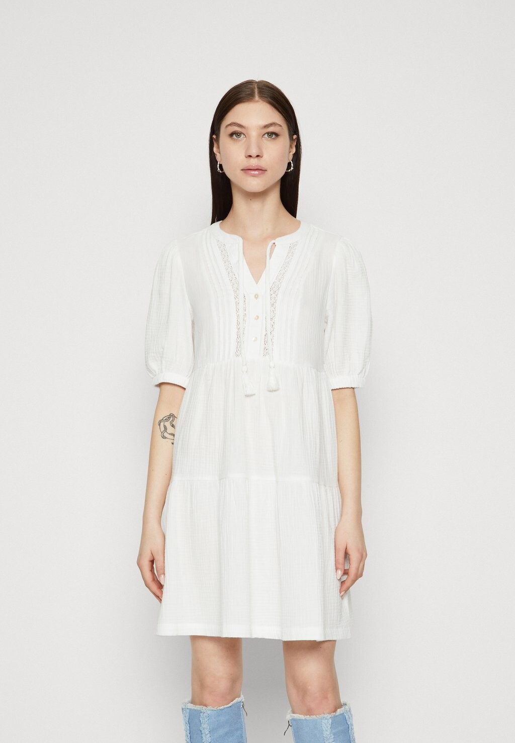 

Платье-блузка VMNATALI 2/4 SHORT DRESS Vero Moda, цвет snow white