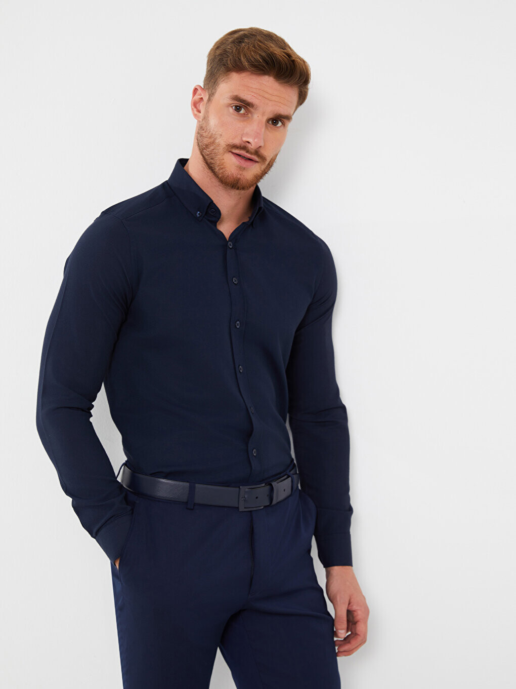

Мужская оксфордская рубашка Slim Fit с длинным рукавом LCWAIKIKI Formal, темно-синий