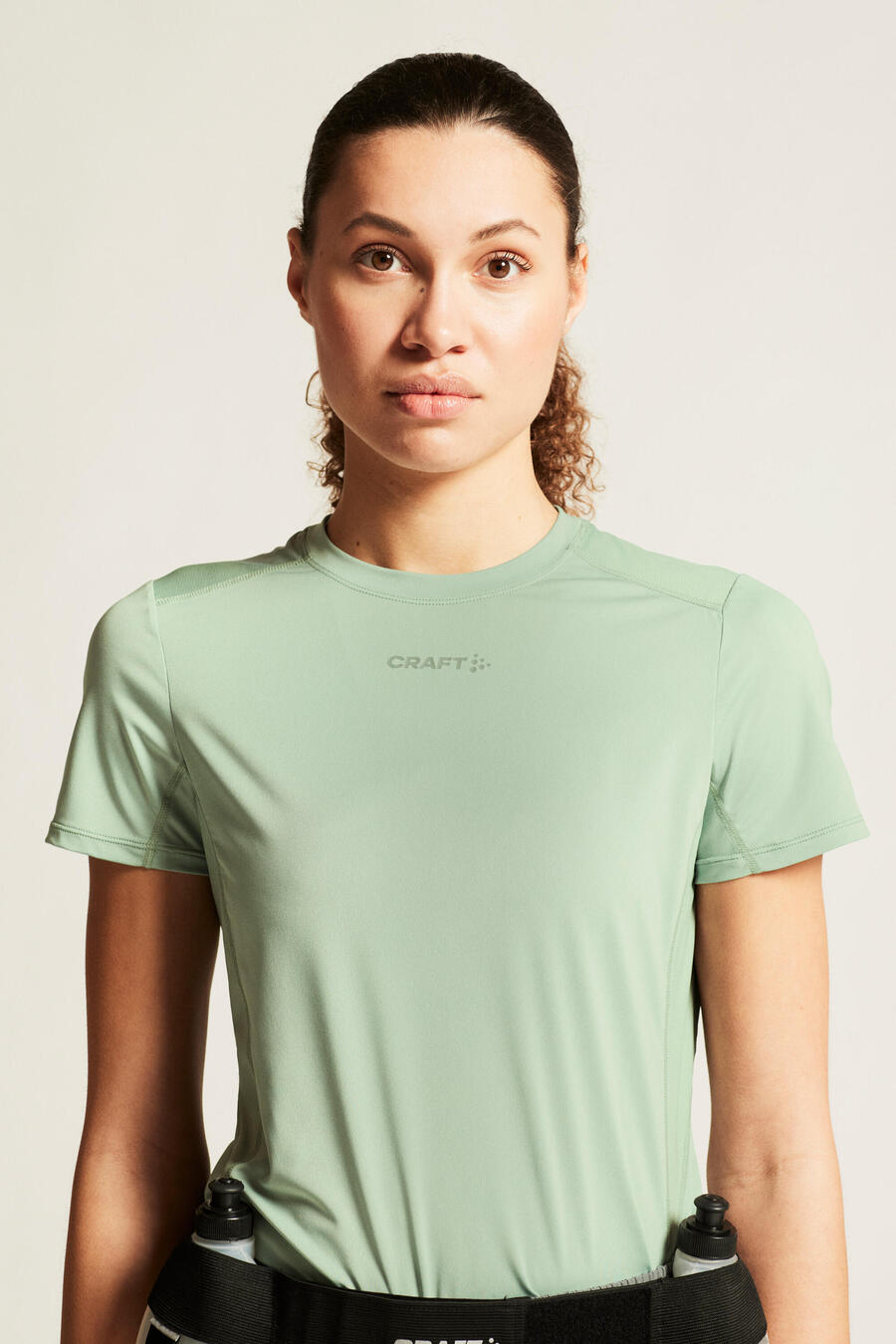 

CRAFT Женская облегающая, слегка влагоотводящая функциональная рубашка - ADV Essence Ss Tee 2 W