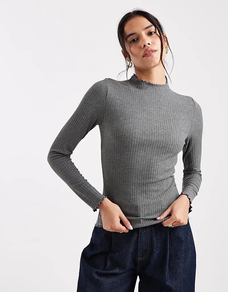 

Высокий воротник-стойка с ребристым узором и кромкой "салат" ONLY в темном оттенке шалфея