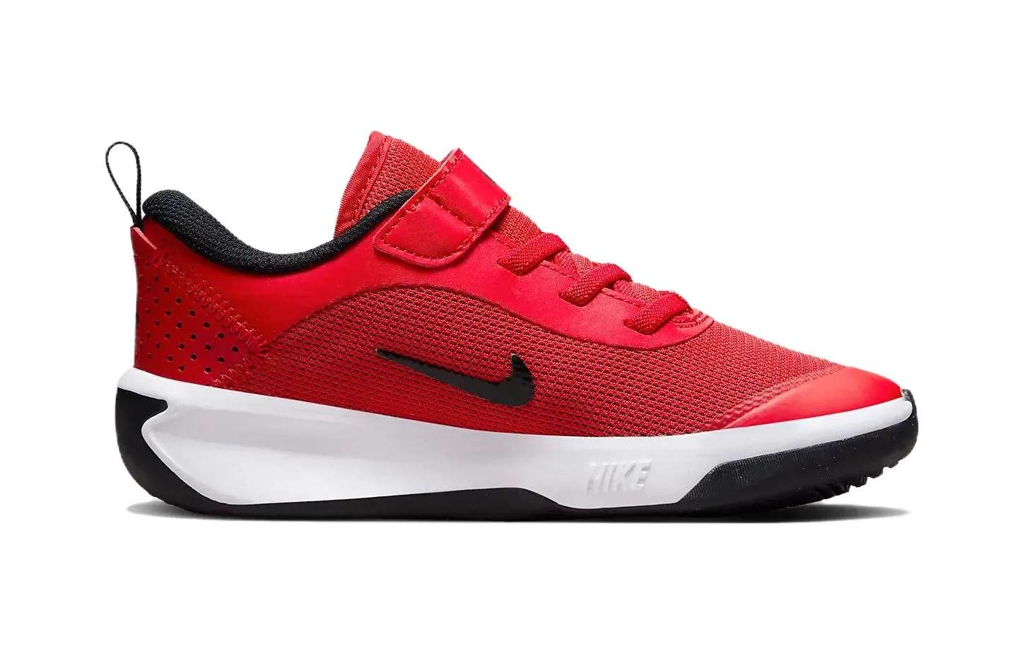 Nike Детские кроссовки Omni Multi Court для детей 3-7 лет, красные и черные — фото 3