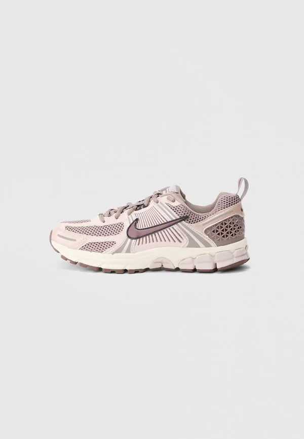 Vomero 5 bg унисекс низкие кроссовки Nike Sportswear, Taupe Haze/Silt Red/Pale Ivory