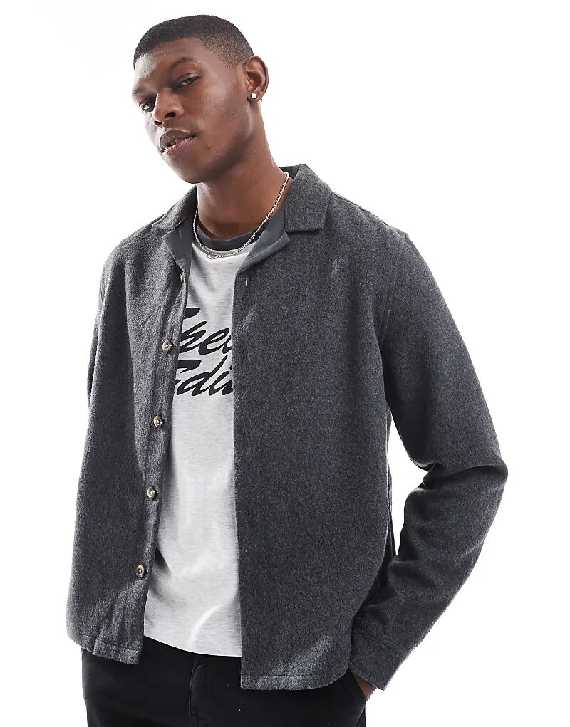 

Свободная рубашка с начесом и нашивкой ASOS DESIGN