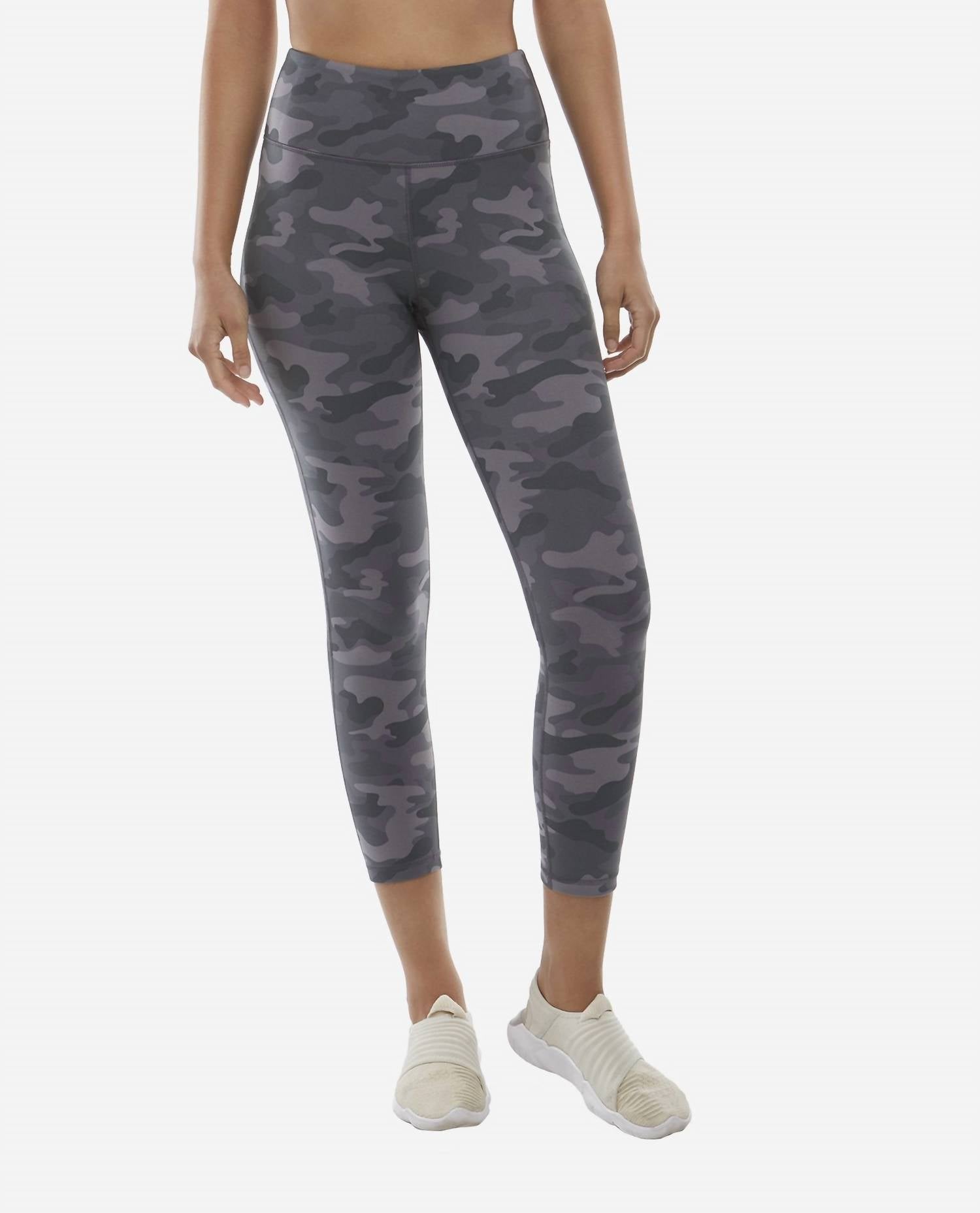 

Леггинсы Camo 7/8 с серым камуфляжным принтом Danskin, цвет grey camo print