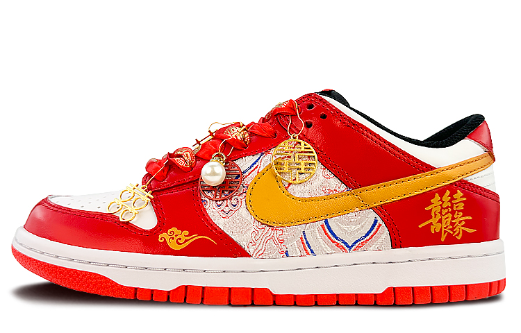 

Кроссовки Nike Dunk Skateboard Shoes Women's Low-Top Red