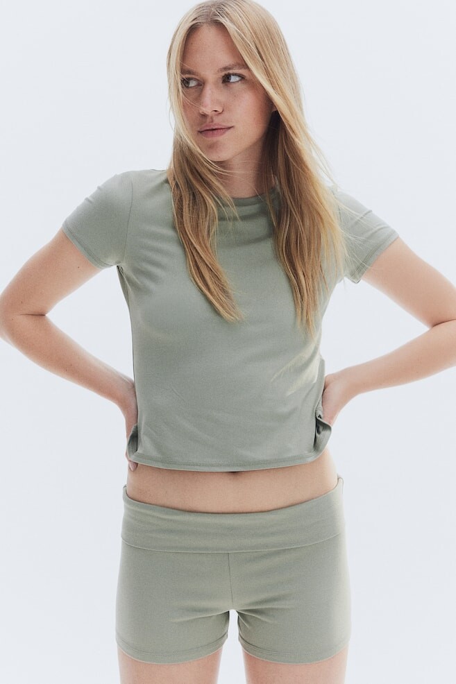 

Короткая футболка H&M, зеленый